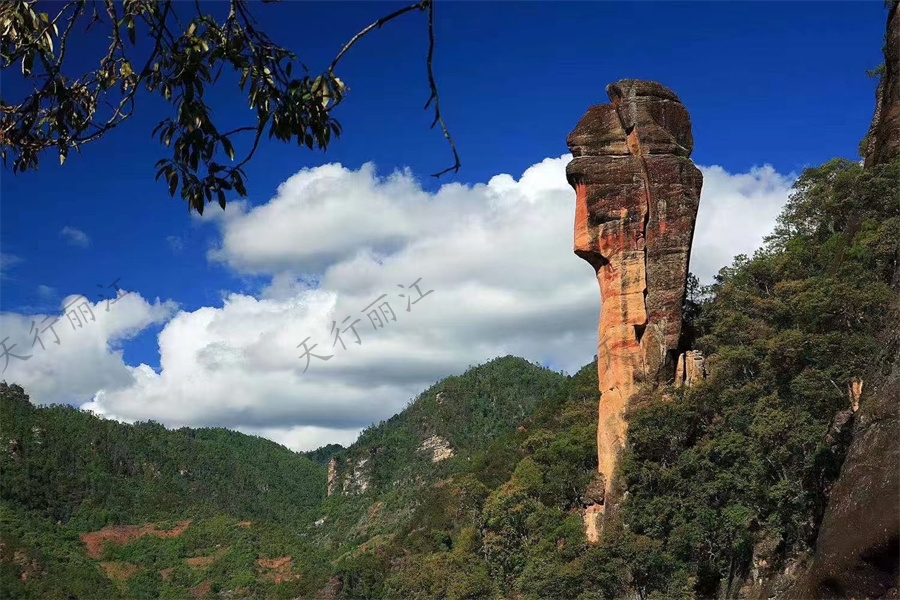 麗江旅游定制徒步拓展小眾首選-中國最大的丹霞地質(zhì)公園-麗江黎明千龜山景區(qū)美圖攻略 