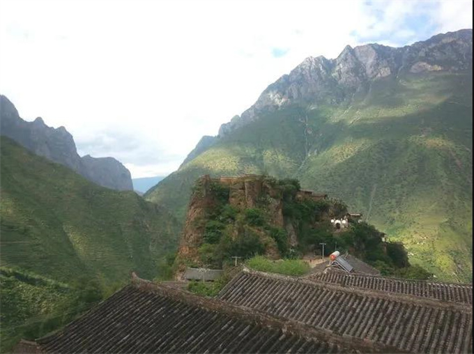 云南麗江小眾旅游景點(diǎn)“石頭城”，堪稱(chēng)“天險(xiǎn)之城”